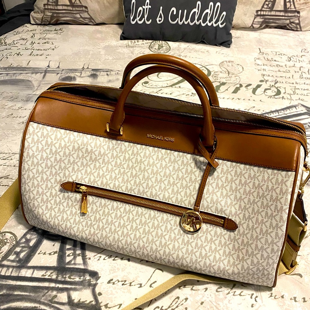 MICHAEL KORS XL DUFFLE BAG